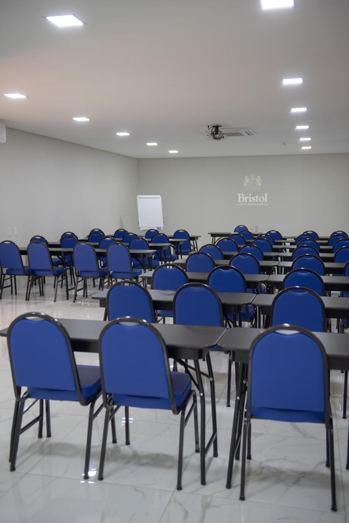 Hotel Bristol Infinity Rio Claro Exterior foto