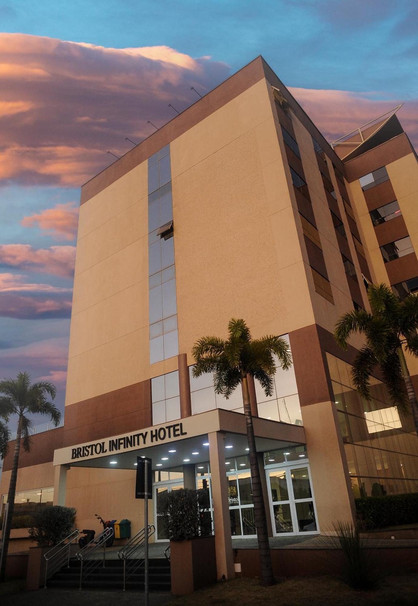 Hotel Bristol Infinity Rio Claro Exterior foto